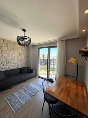 Elegant 2-BR Upper Floor Apt Near Sarımsaklı Beach-5